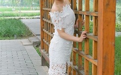 被两个男人舔吃我bb